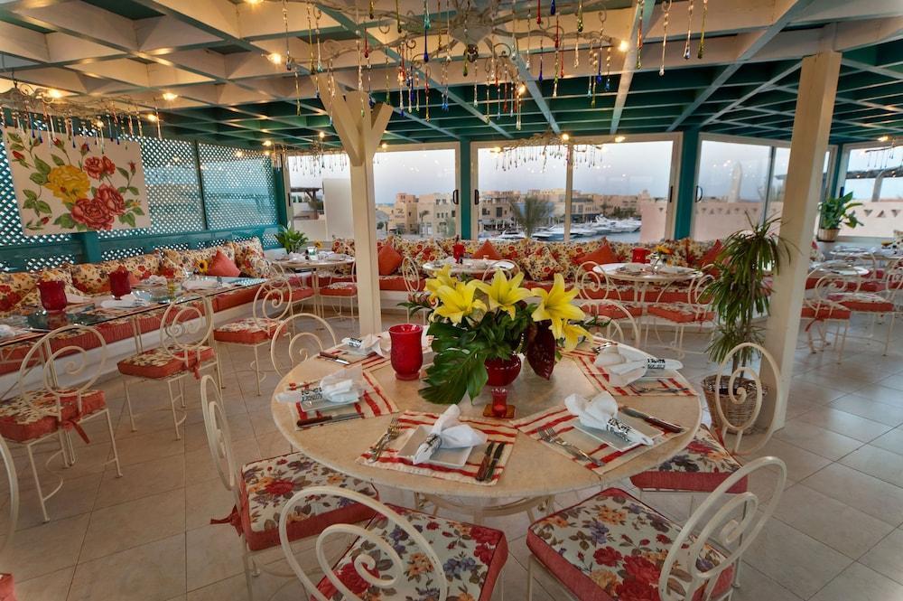 Turtle'S Inn Hotel Хургада Екстериор снимка
