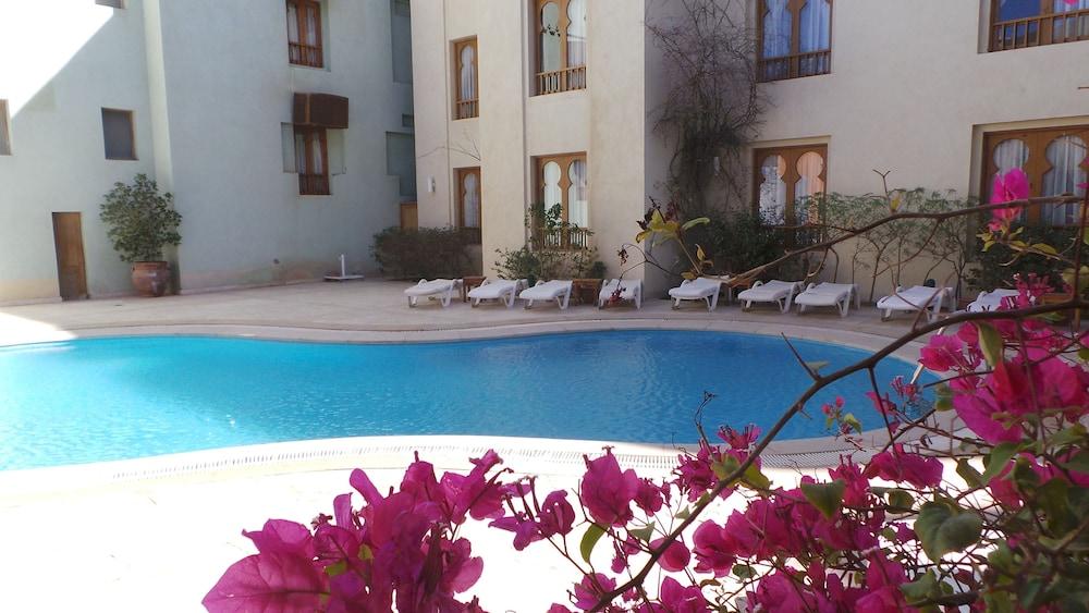 Turtle'S Inn Hotel Хургада Екстериор снимка