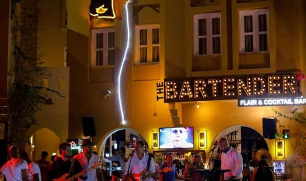 Turtle'S Inn Hotel Хургада Екстериор снимка