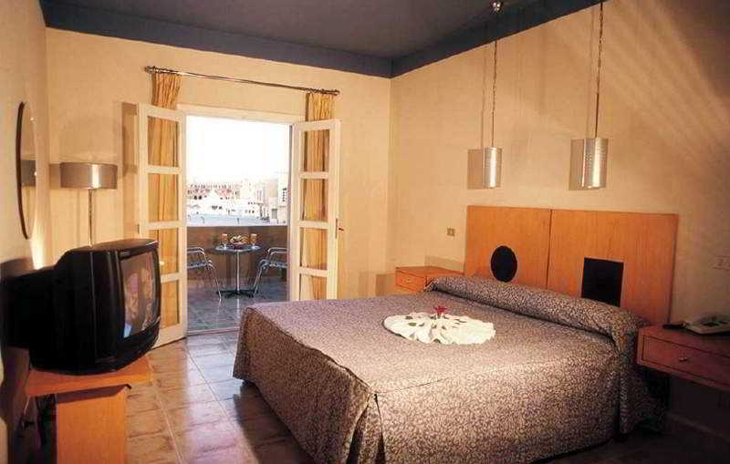 Turtle'S Inn Hotel Хургада Екстериор снимка