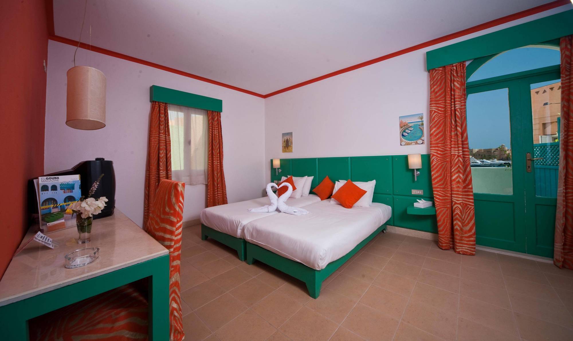 Turtle'S Inn Hotel Хургада Екстериор снимка